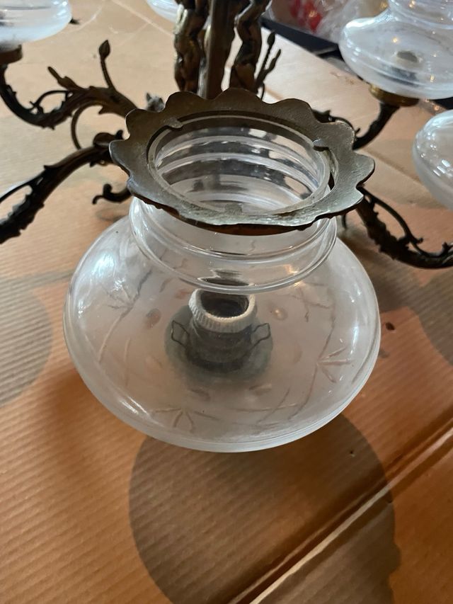 Lámpara de araña antigua