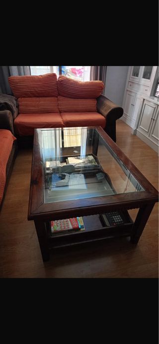Mesa de centro de madera y cristal
