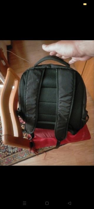 Zaino Thinkpad nero, porta tablet e PC.Robusto.