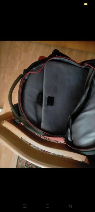 Zaino Thinkpad nero, porta tablet e PC.Robusto.