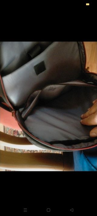 Zaino Thinkpad nero, porta tablet e PC.Robusto.