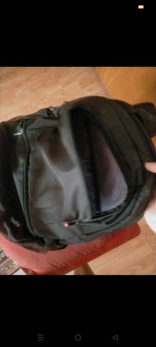 Zaino Thinkpad nero, porta tablet e PC.Robusto.