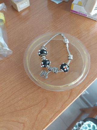 Pulsera Pandora con charms