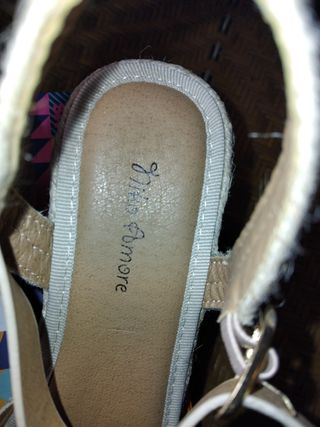 Sandalias cuña beige