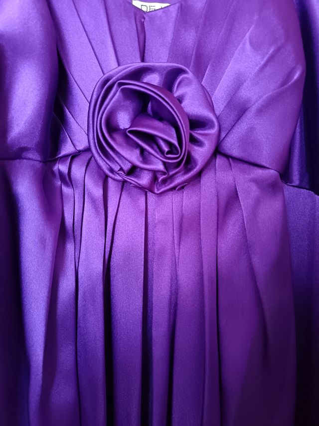 Vestido de fiesta morado