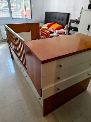 Del largo es 1,90 de ancho es 97 de alto es 97 y e