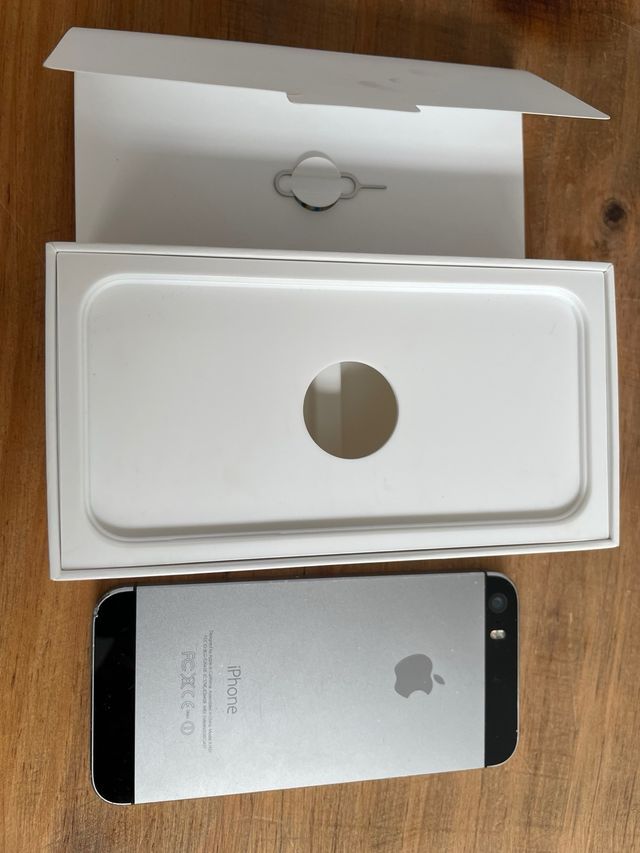 iPhone 5S 16GB Gris Espacial