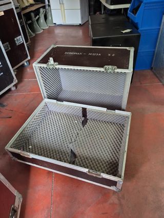 Baul para altavoces de 12",de madera y aluminio