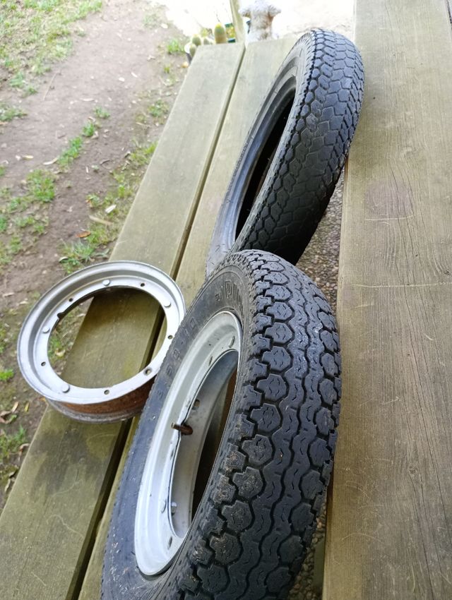 Ruedas Vespa Michelin y Pirelli