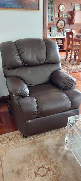 Sofá Eléctrico Elevador Cuero Marrón