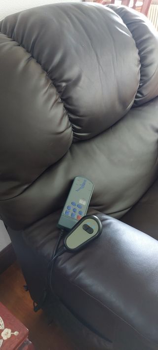 Sofá Eléctrico Elevador Cuero Marrón