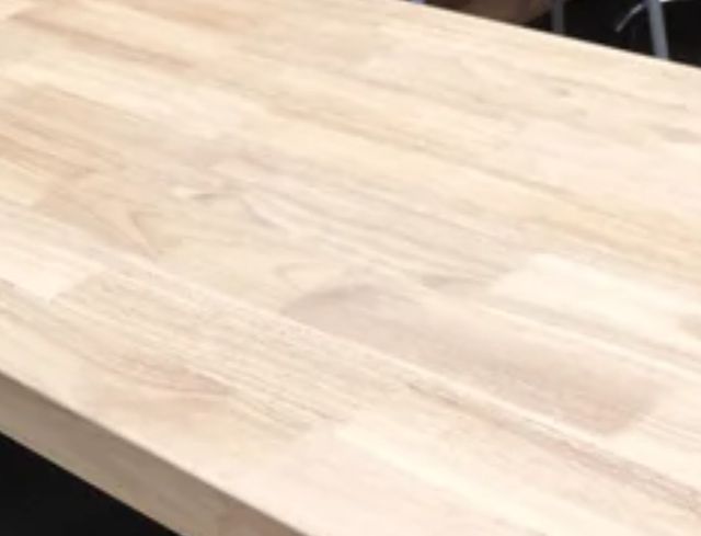 Mesa redonda y 4 sillas comedor