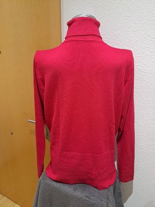 Jersey cuello alto rojo