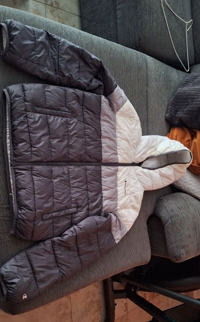 Abrigo Champion S Junior Gris y Blanco