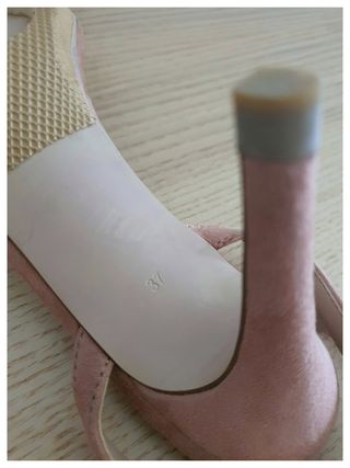 Sandalias color nude+negro n.37 Stradivarius