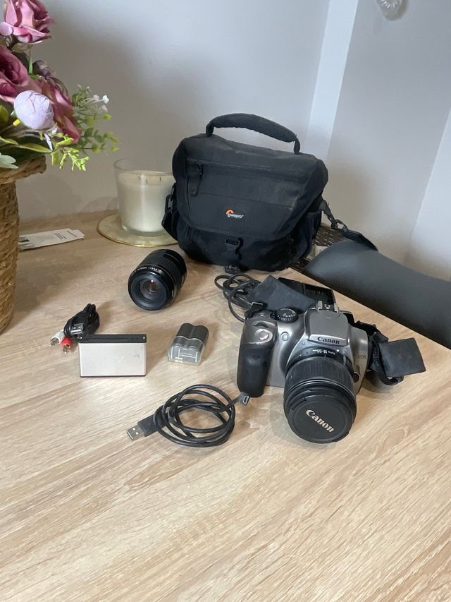 Cámara Digital Canon EOS 300D Plata