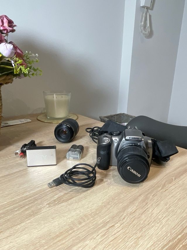 Cámara Digital Canon EOS 300D Plata