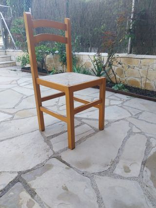 4 Sillas de Madera Rústicas