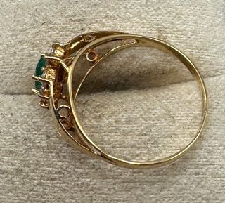 Anillo oro 18 kt esmeralda