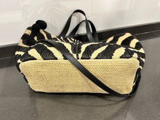 Bolso de rafia con estampado cebra