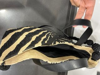 Bolso de rafia con estampado cebra