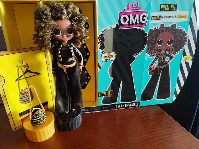 Muñeca LOL Surprise OMG Royal Bee