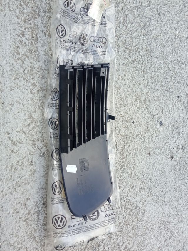 Rejilla delantera izquierda Seat Ibiza