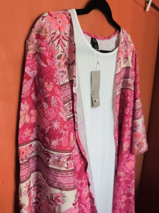 Kimono rosa y blanco talla única