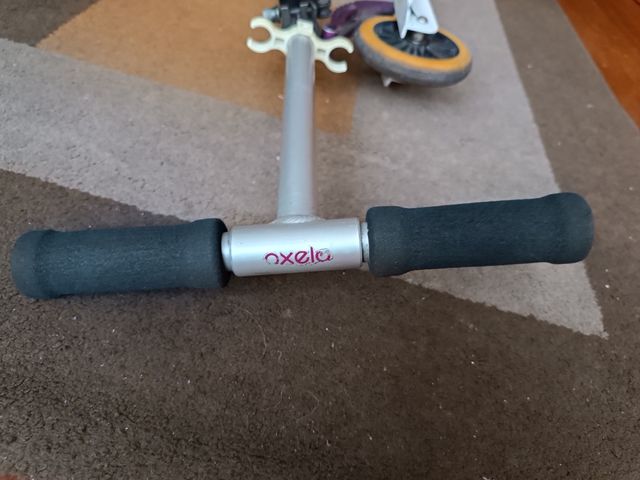 Scooter Oxelo bianco e viola