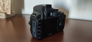 Cámara Nikon D3100 averiada