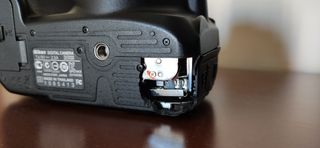 Cámara Nikon D3100 averiada