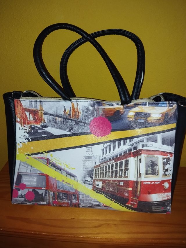 Bolso Multicolor con Diseño de Ciudad