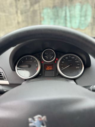 Peugeot 207 2012