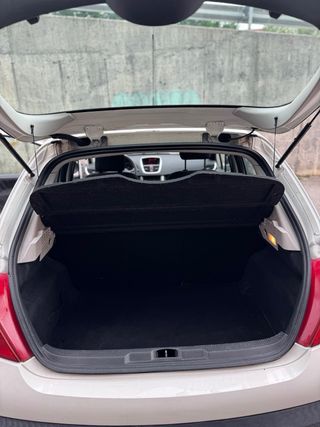 Peugeot 207 2012