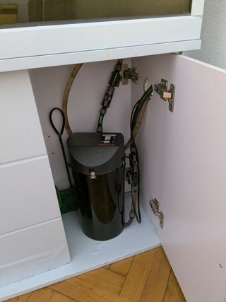 Precioso Acuario curvo de 240L