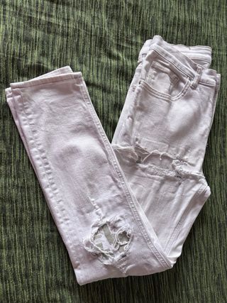 Pantalón vaquero Zara T40 desgastado