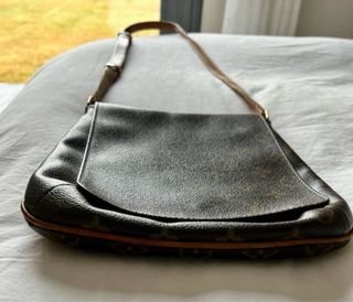 Bolso Louis Vuitton bandolera marrón