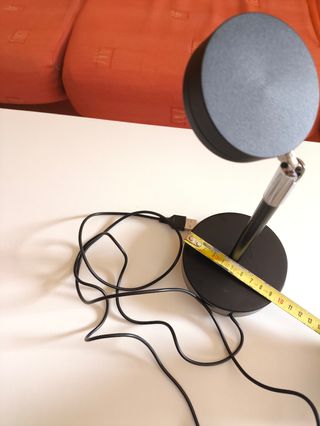 Lámpara de mesa con proyección de luz