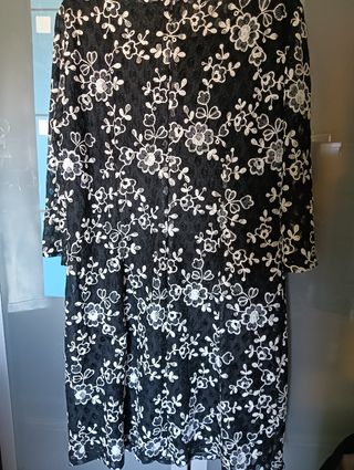Vestido de fiesta negro con encaje