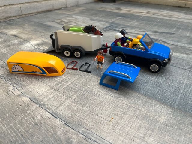 Playmobil Coche y Caravana Hípica