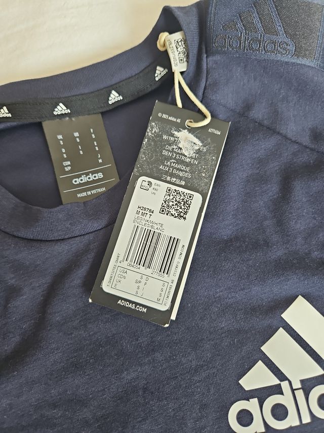 Camiseta deportiva Adidas azul marina