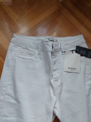 Pantalón blanco Stradivarius con cordones
