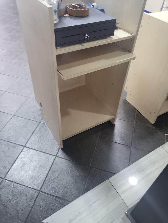 Mostrador con espejo