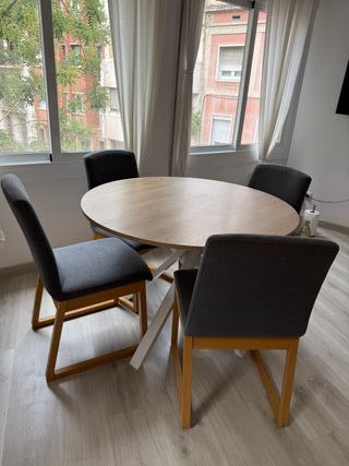 Mesa redonda MARIEDAMM + 4 Sillas KARLHUGO IKEA