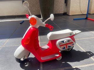 Moto Nancy Roja Londres