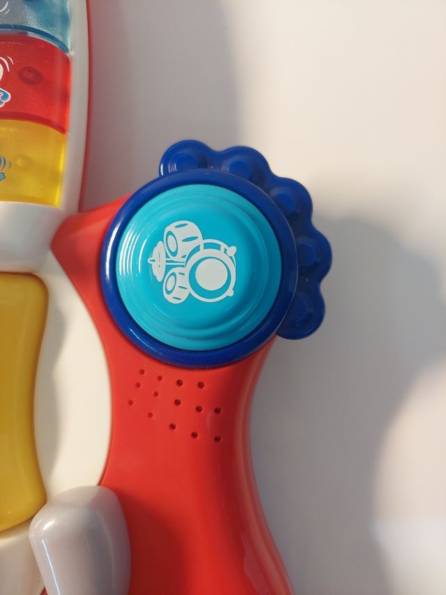 Guitarra bebé con luces y sonidos