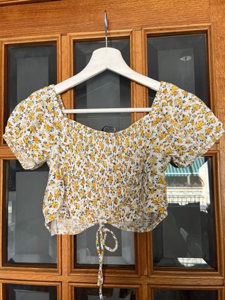 Camiseta floral Bershka