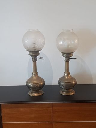Lámparas de mesa antiguas doradas