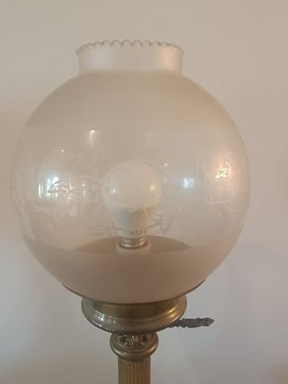 Lámparas de mesa antiguas doradas