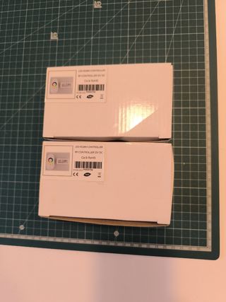 2 Controladores/reguladores LED RGBW 12/24V DC